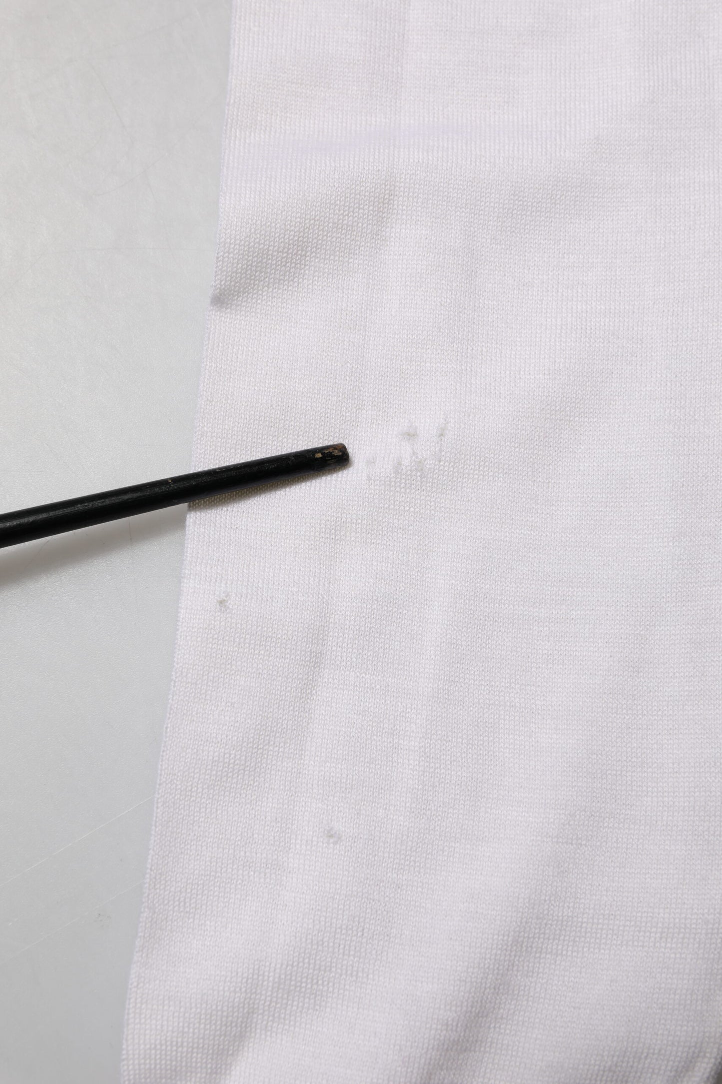 Dolce & Gabbana White Cashmere Logo V-neck Pullover Sweater